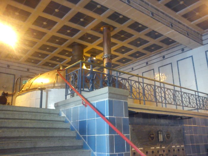 The first part of the tour goes through the old part of the brewery, where in the old days the ingredients were mixed in copper tanks. All manually of course.