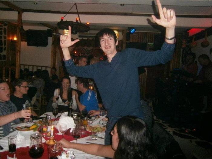 The true spirit of a mechana: drinking, eating and rocking to traditional folk music.