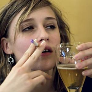 female-alcohol-addict