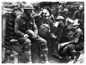 Allied forces are having a drink during World War I.
