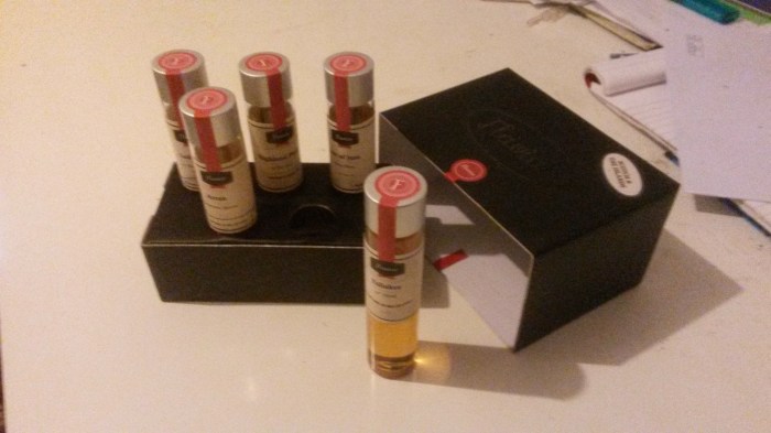 5 testers with rare Scottish whiskies. A nice welcome little present during the winterdays.